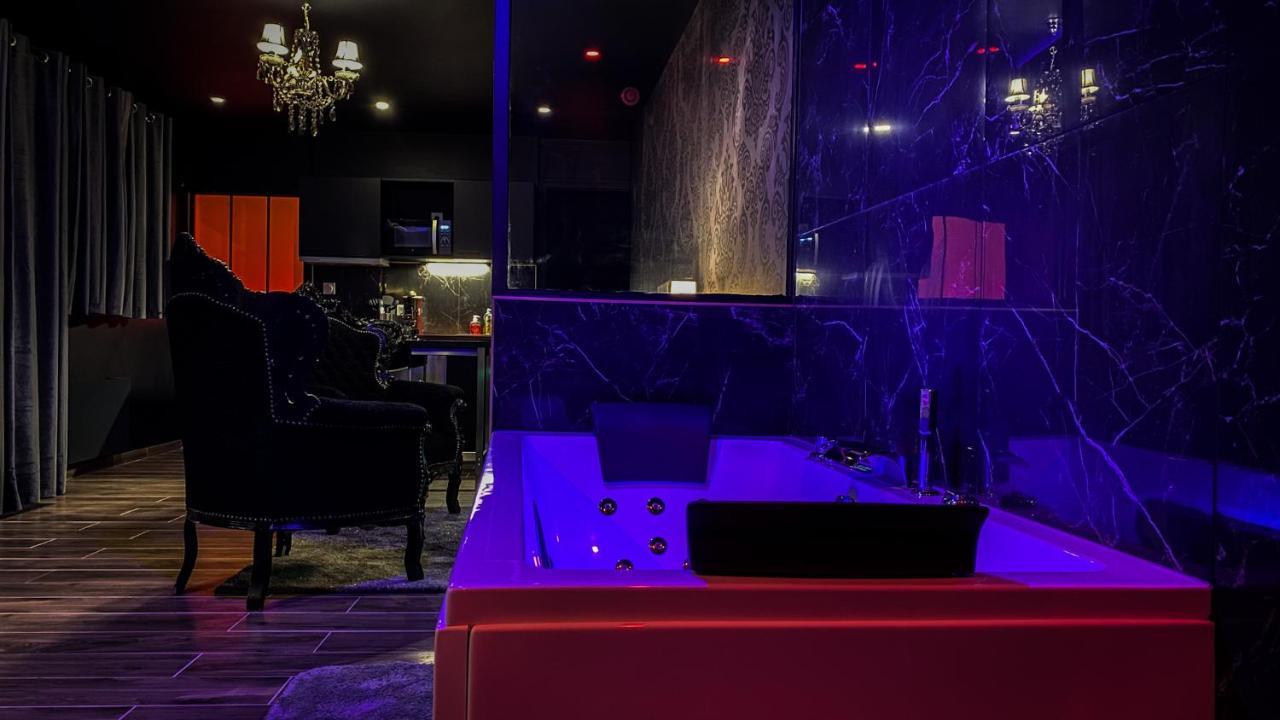 Nouveau - Luxure - Secret Suite - Jacuzzi Melun Eksteriør bilde